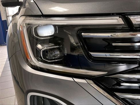 Used 2025 Volkswagen Atlas SEL AWD/4WD image 34
