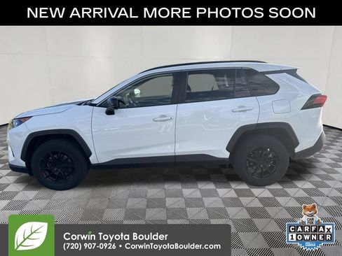 Used 2019 Toyota RAV4 LE w/ Carpet Mat Package AWD/4WD image 4