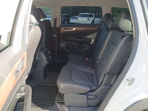 Used 2026 Volkswagen Atlas SE AWD/4WD image 23