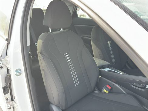 New 2025 Hyundai Elantra Blue image 27