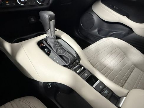 Used 2024 Honda HR-V LX image 23