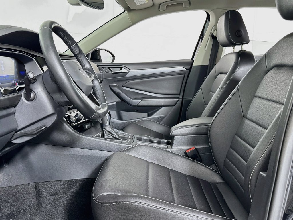Used 2024 Volkswagen Jetta SE FWD image 10