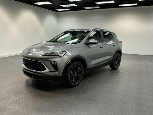 Used 2024 Buick Encore GX Sport Touring image 1