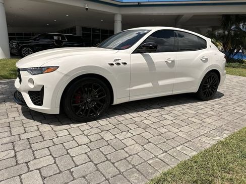Used 2022 Maserati Levante GT AWD/4WD image 21