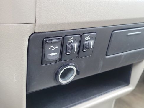 Used 2016 Toyota Sienna XLE image 21