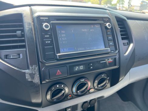 Used 2014 Toyota Tacoma 2WD Regular Cab image 17