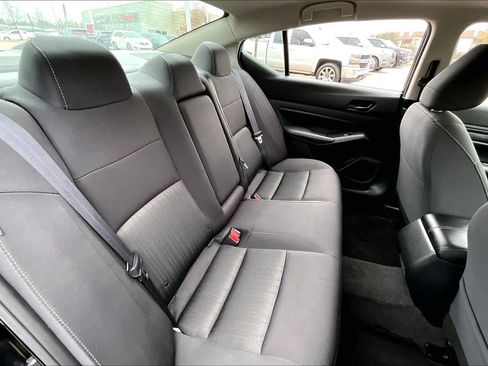 Used 2025 Nissan Altima 2.5 SV image 19