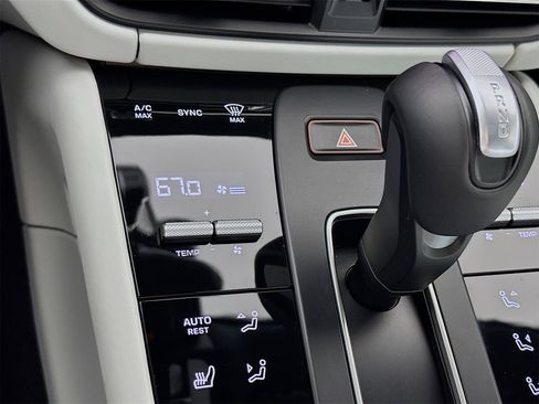 Used 2024 Porsche Macan S image 17