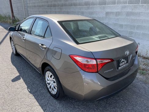 Used 2018 Toyota Corolla LE FWD image 8