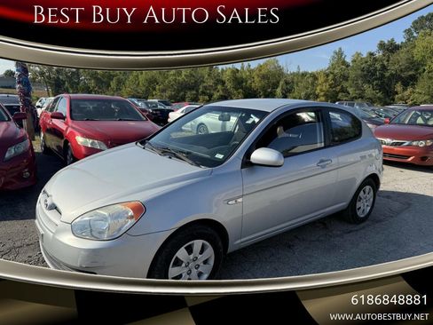 Used 2010 Hyundai Accent GS image 1