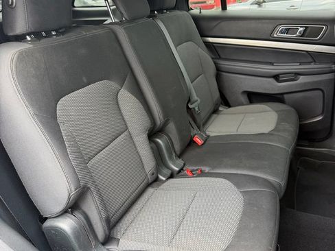 Used 2019 Ford Explorer XLT FWD image 25