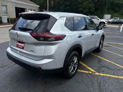 Used 2024 Nissan Rogue S AWD/4WD image 7