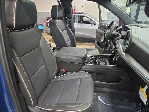New 2026 Chevrolet Suburban Premier w/ Sun And Tow Package AWD/4WD image 11