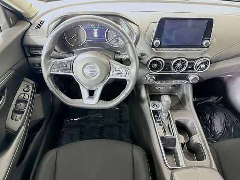 Used 2021 Nissan Sentra SV image 4