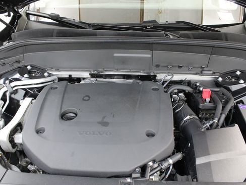 Certified 2025 Volvo XC90 B6 Plus image 34