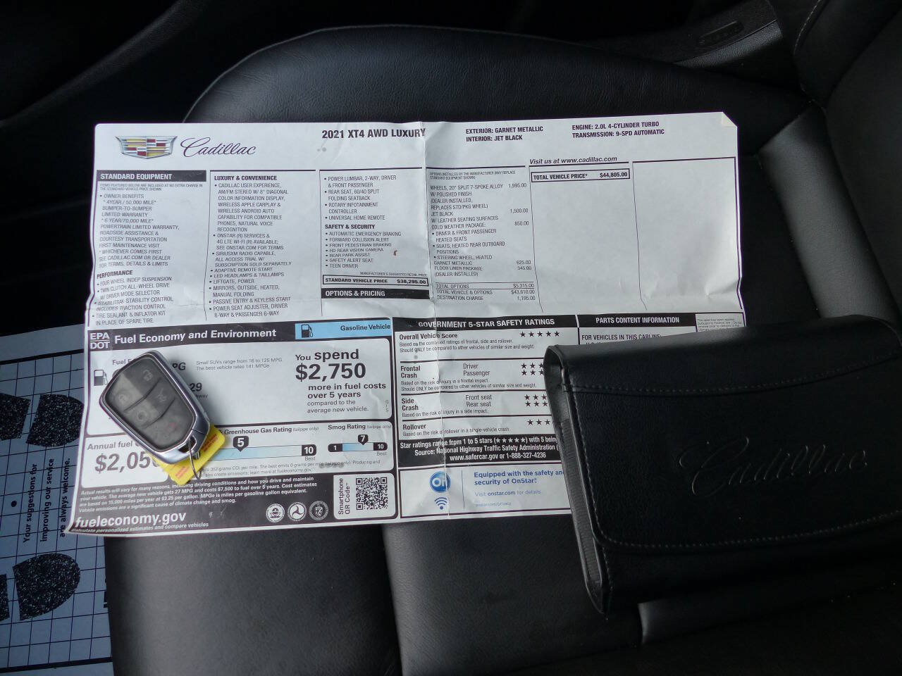 Used 2021 Cadillac XT4 Luxury w/ Cold Weather Package AWD/4WD image 40