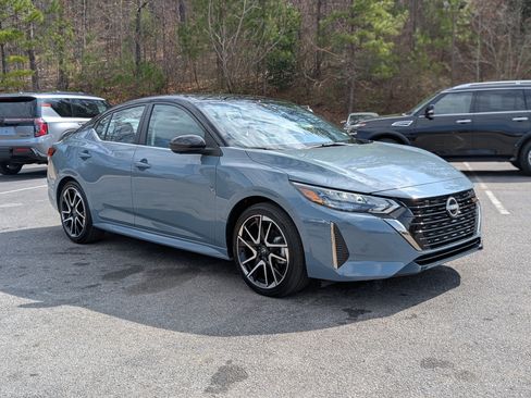 Used 2024 Nissan Sentra SR w/ SR Premium Package image 11