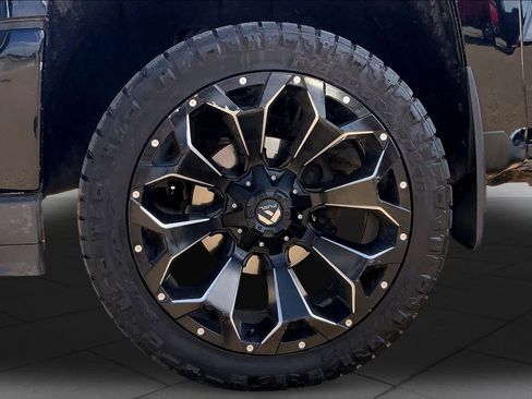 Used 2018 Chevrolet Silverado 1500 High Country AWD/4WD image 11