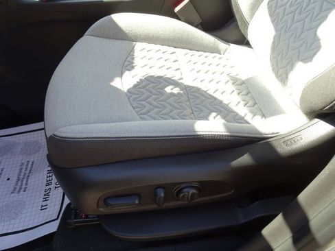 Certified 2022 Chevrolet Equinox LS w/ LS Convenience Package image 10