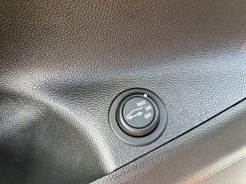 Used 2020 Buick Envision Essence FWD image 20