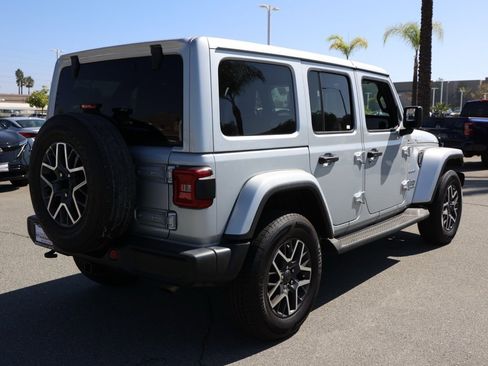 Used 2024 Jeep Wrangler Sahara image 4