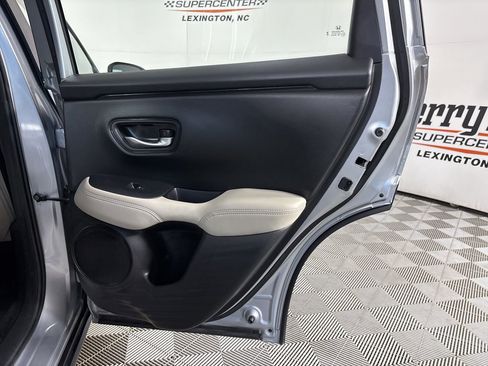 Used 2025 Honda HR-V LX image 23