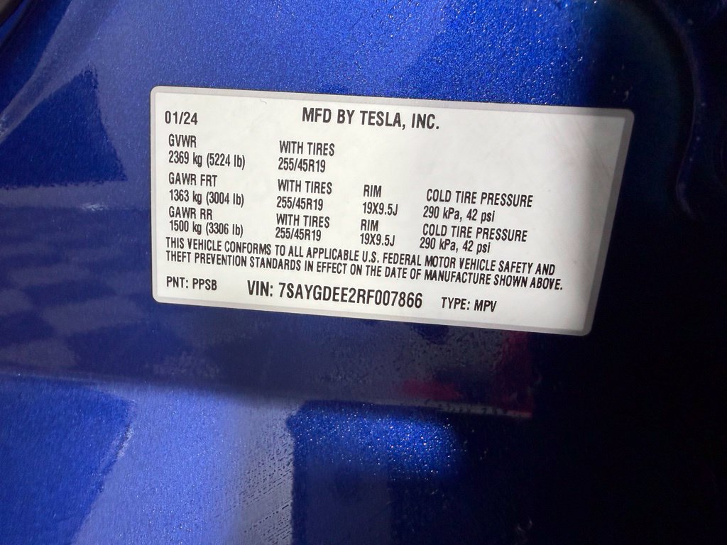 Used 2024 Tesla Model Y Long Range AWD/4WD image 25