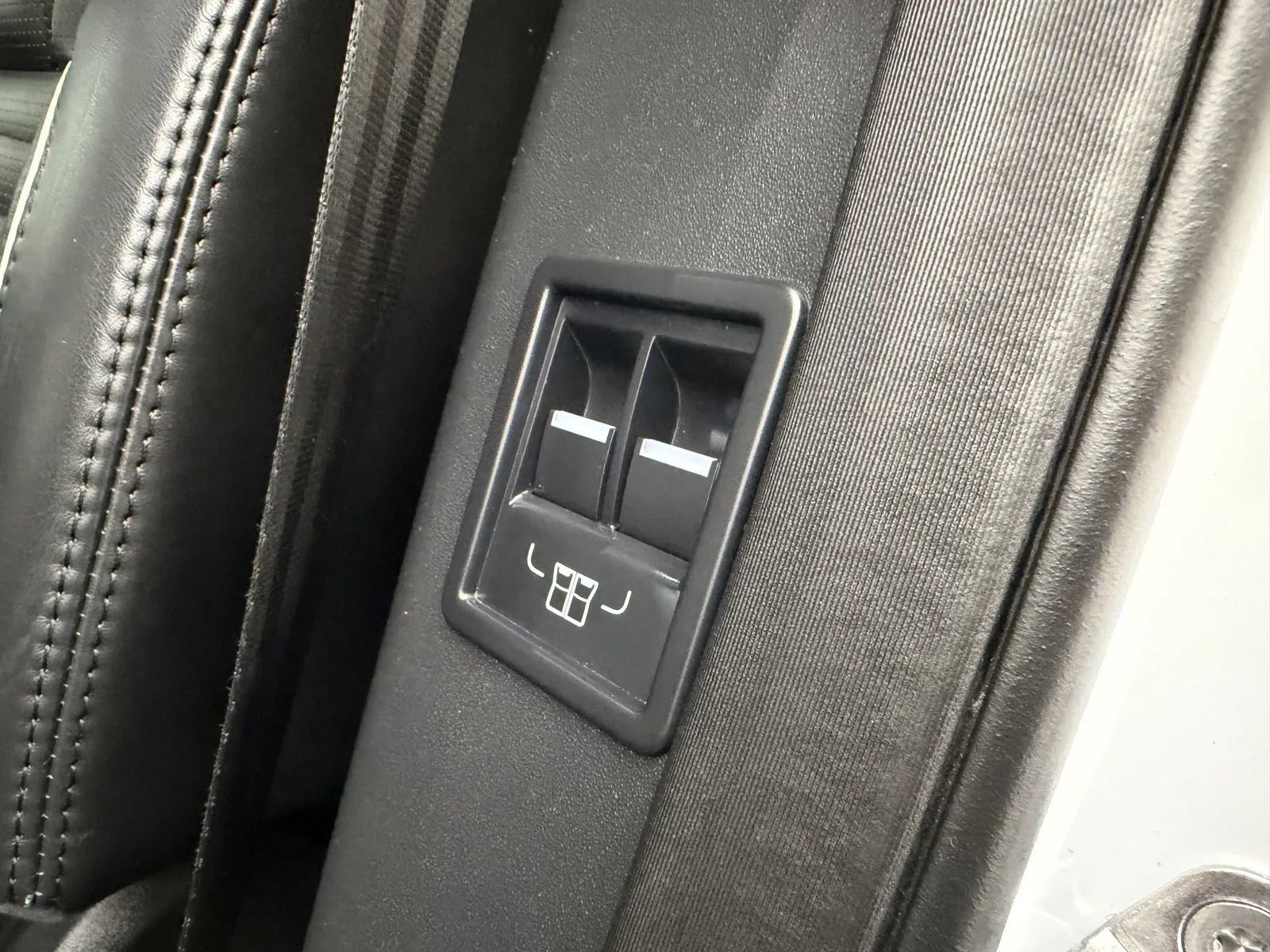 Used 2019 Land Rover Discovery HSE Luxury AWD/4WD image 46