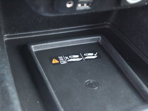 Used 2020 Chevrolet Traverse High Country image 32