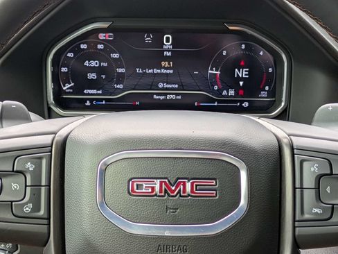 Used 2025 GMC Sierra 1500 AT4 w/ AT4 Premium Package AWD/4WD image 28