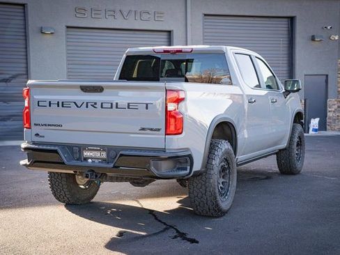 Used 2024 Chevrolet Silverado 1500 ZR2 w/ Technology Package image 8