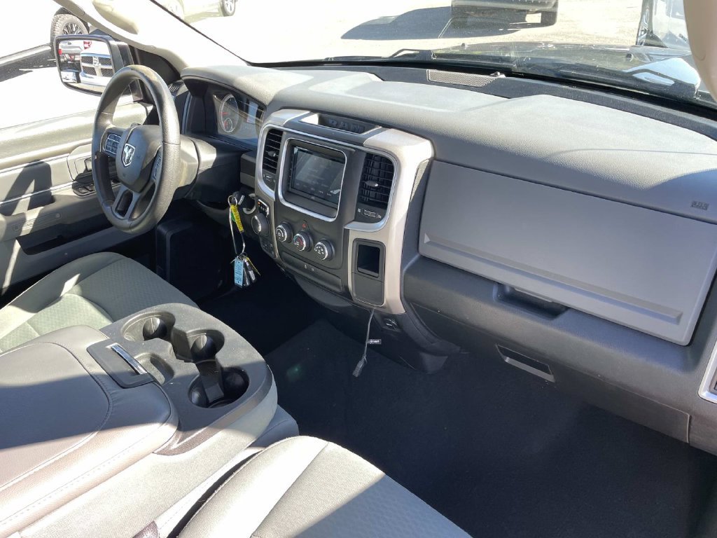 Used 2016 RAM 1500 Classic SLT AWD/4WD image 28