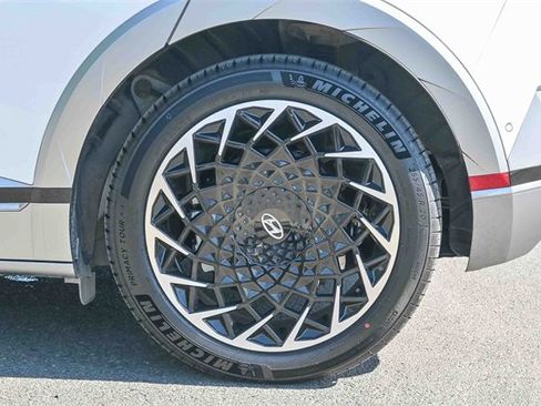 Used 2024 Hyundai Ioniq 5 Limited image 9