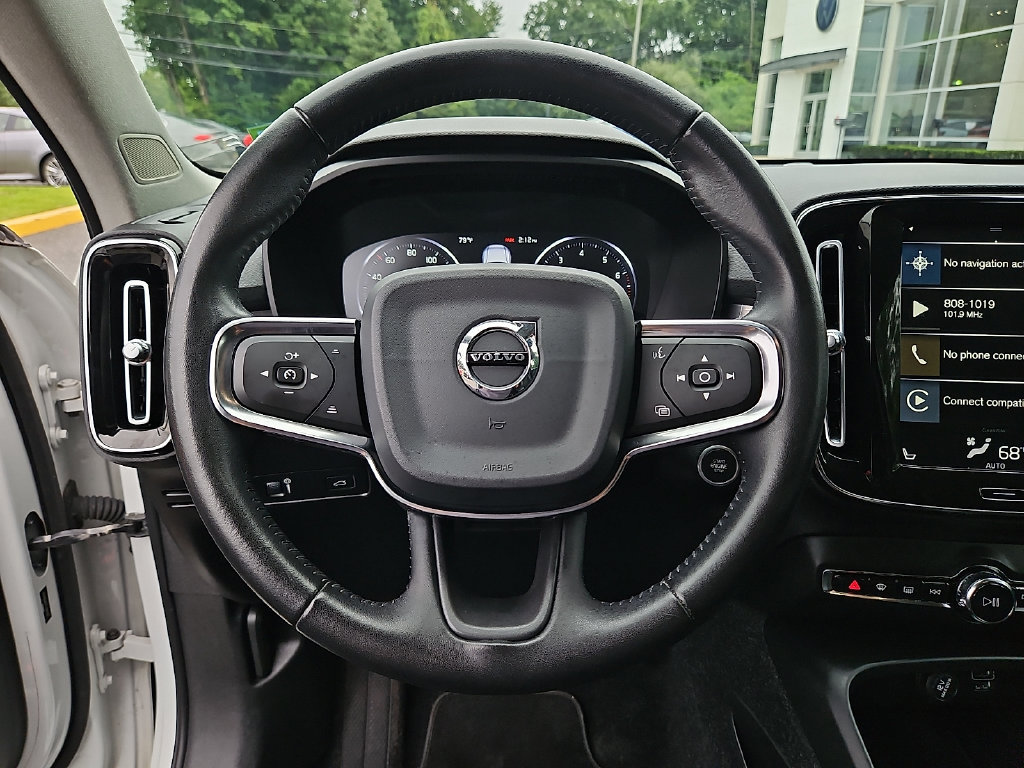 Used 2020 Volvo XC40 T5 Momentum AWD/4WD image 19