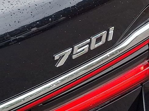 Used 2022 BMW 750i xDrive w/ M Sport Package image 42