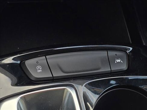 Certified 2025 Chevrolet Trax LT image 23