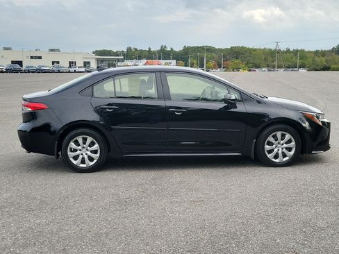 Used 2023 Toyota Corolla LE FWD image 4