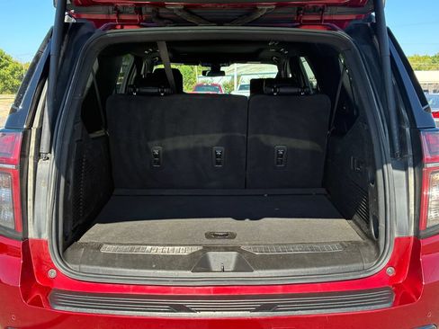 Used 2022 Chevrolet Suburban RST w/ Luxury Package AWD/4WD image 5
