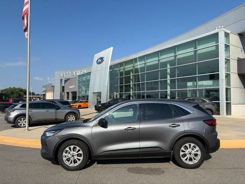 Used 2023 Ford Escape Active FWD image 2