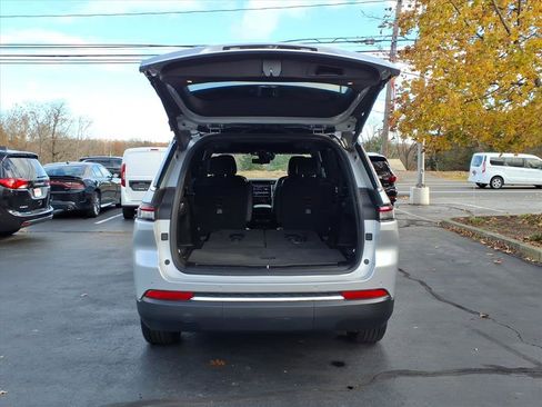 Certified 2024 Jeep Grand Cherokee L Limited w/ Luxury Tech Group II image 10