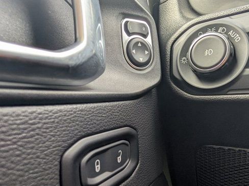 Used 2023 Jeep Wrangler Sahara image 21