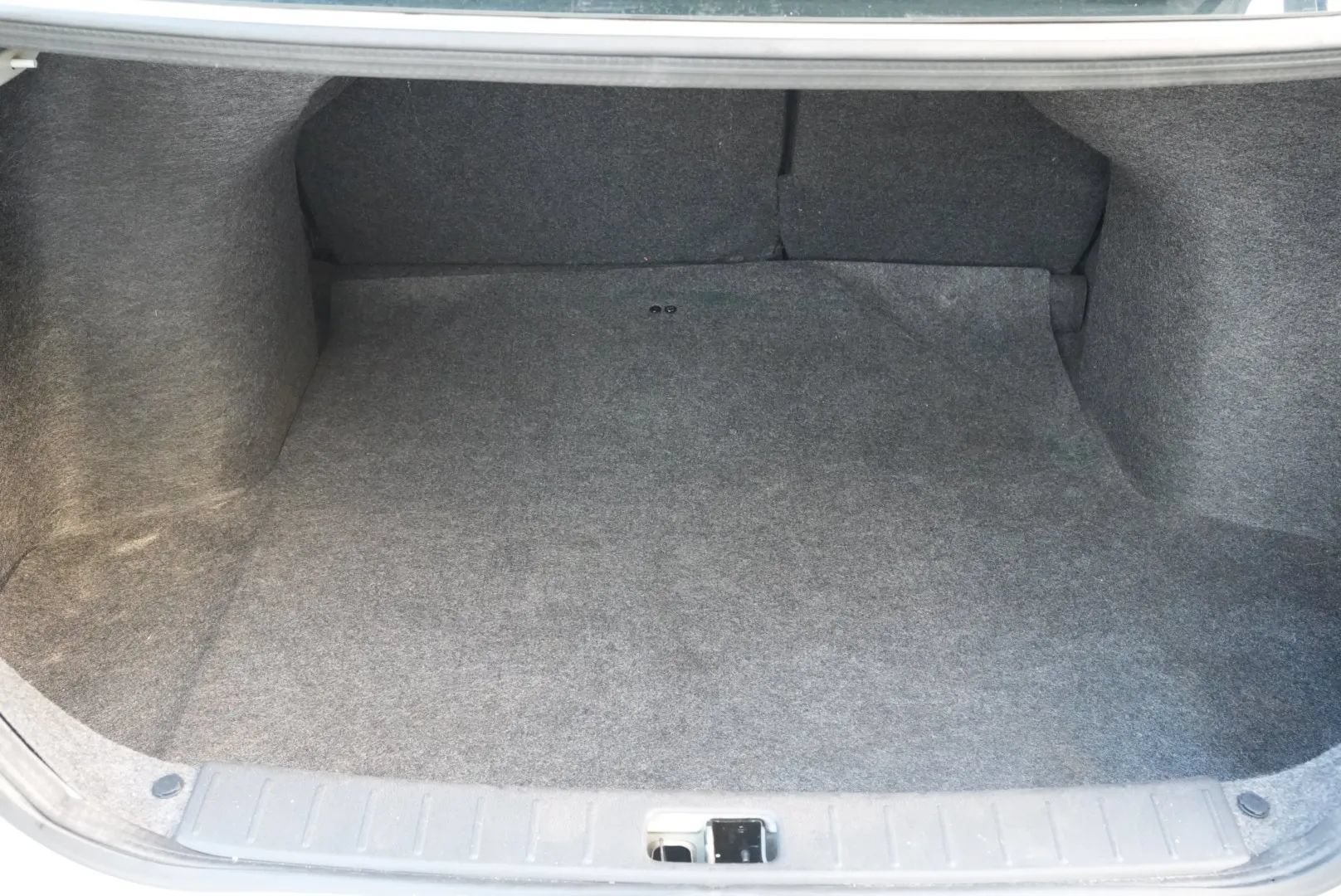 Used 2019 Nissan Versa SV FWD image 11