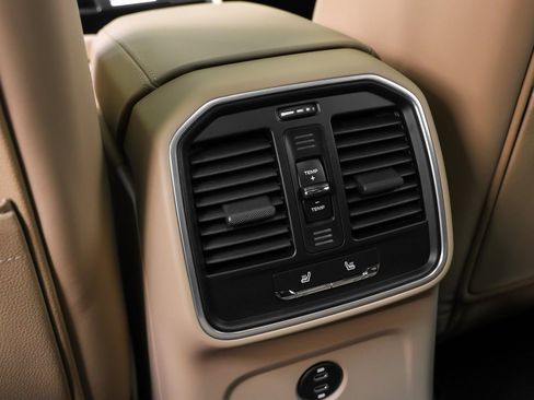 New 2026 Porsche Macan image 44