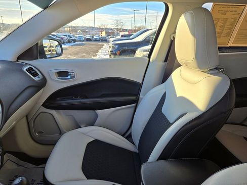 Used 2019 Jeep Compass Latitude w/ Popular Equipment Group image 27