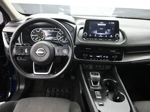 Used 2024 Nissan Rogue SV FWD image 11