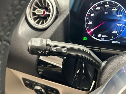 Used 2025 Mercedes-Benz GLA 250 4MATIC image 11