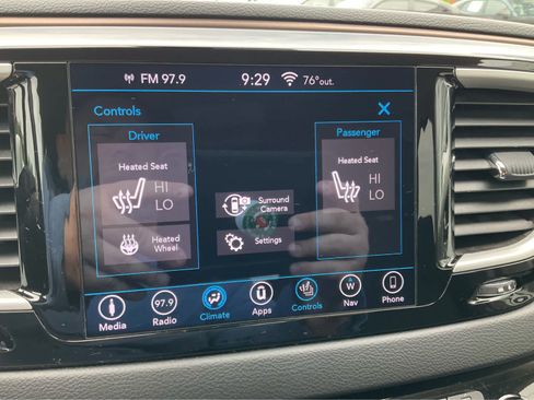 Used 2019 Chrysler Pacifica Touring Plus w/ Advanced Safetytec Group FWD image 8