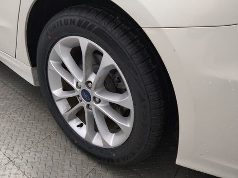 Used 2020 Ford Fusion SE image 31