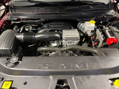 Used 2022 RAM 1500 Limited AWD/4WD image 9