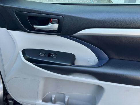 Used 2017 Toyota Highlander XLE FWD image 27
